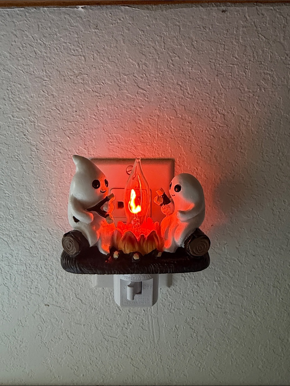 Ghost S'mores Night Light Plug-In - White & Brown